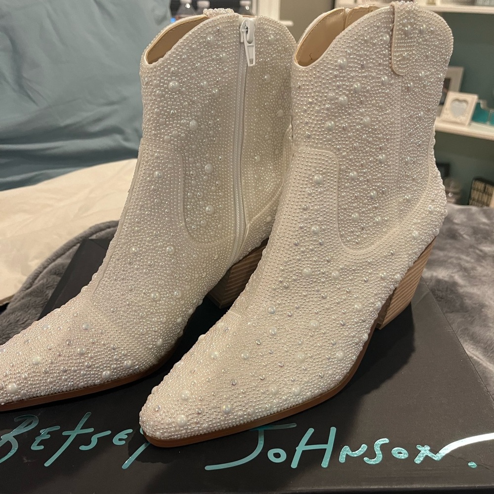 Betsy Johnson Cowboy boots